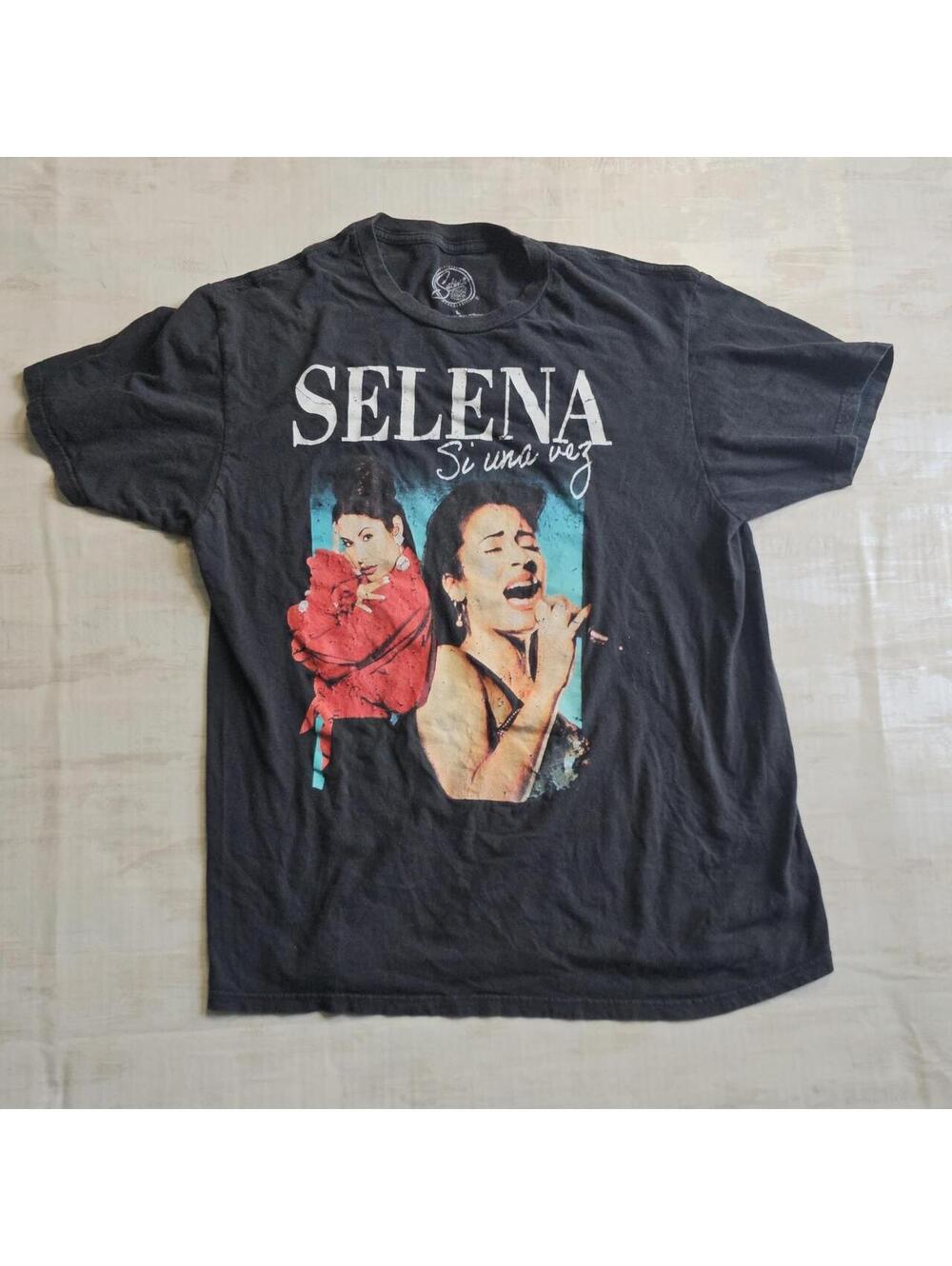 Title: vintage 90s artist black Selena graphic t shirt
